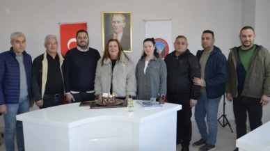 Meclis Üyeleri Özyol'un doğum gününü kutladı