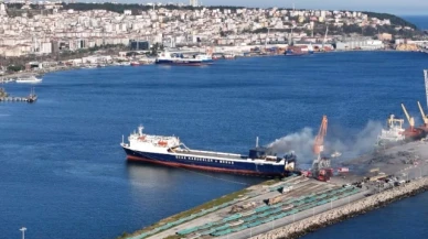 Samsun Limanı'ndaki gemi yangını kontrol altına alındı