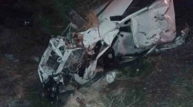 Şarampole yuvarlanan Tofaş hurdaya döndü, genç sürücü hayatını kaybetti