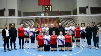 Sevindi voleybol karşılaşmasını takip etti