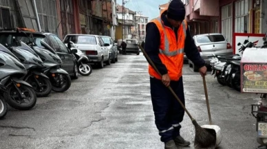 Temizlik işleri çalışmalarını sürdürüyor