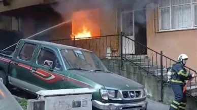 4 katlı apartmanın zemin katında yangın çıktı