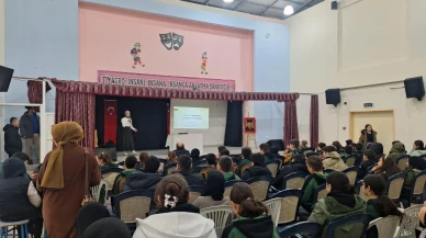 Öğrencilere eğitimler devam ediyor