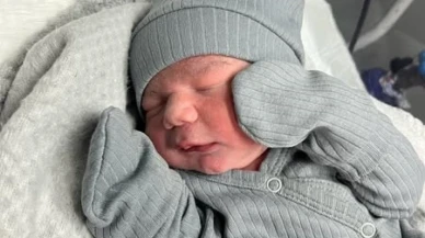 Ambulansta doğum: Ahmet bebek hayata gözlerini ambulansta açtı