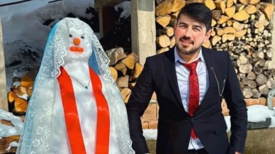 Sıra dışı düğün: Kardan yaptığı geline ’Münire’ ismini koydu, takı töreni yaptı