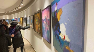 71 kadın ressamın 71 eserine vatandaşlardan yoğun ilgi
