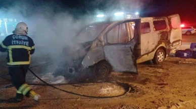 Alevlere teslim olan hafif ticari araç kullanılmaz hale geldi