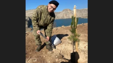 Askerde fidan dikti
