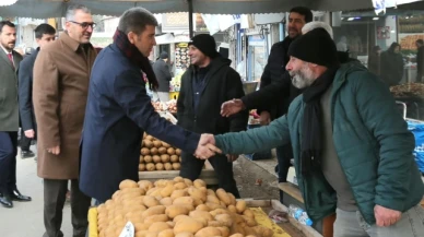 Bakan Merzifon'da pazar esnafını ziyaret etti