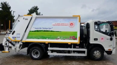 Göynücek’e 2025 model çöp toplama aracı hibe edildi