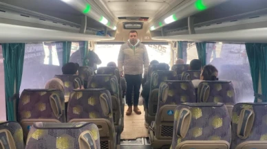 Jandarma sivil gibi bindiği otobüsü denetledi