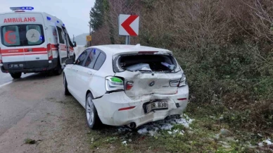 Kamyonet otomobile çarptı: 3 yaralı
