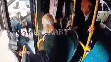 Otobüste baygınlık geçiren çocuk, kapı açılınca yola düştü