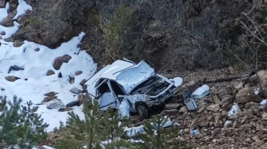 Otomobil 80 metrelik uçuruma yuvarlandı: 1 ölü