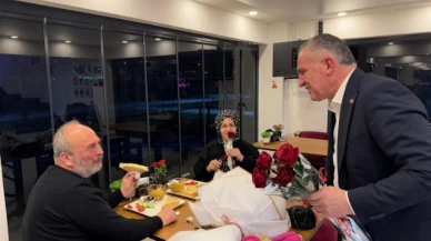 Özalp’ten Sevgililer Günü Jesti