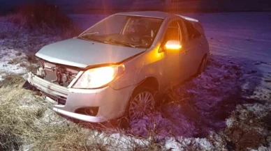 Takla atan otomobildeki 3 kişi yaralandı