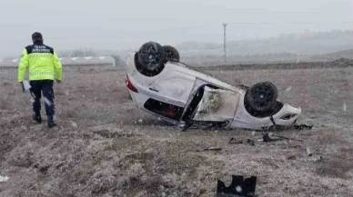 Takla atan otomobilin sürücüsü yaralandı
