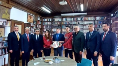 Vali Bakan, Fen Lisesini ziyaret etti