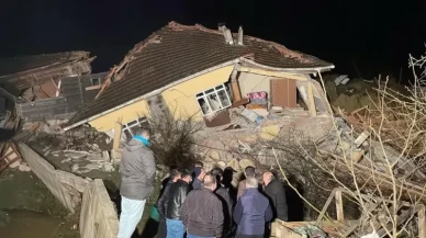 Sinop'ta kabus gibi gece yaşandı! Heyelan'dan 4 kişi kurtatıldı!