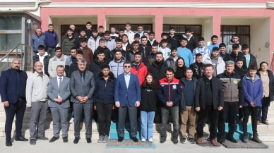 Vali Bakan öğrencilerle bir araya geldi