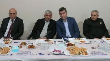 Vali Bakan, iftarda vatandaşlarla bir araya gelerek Mevlid-i Şerif'e katıldı