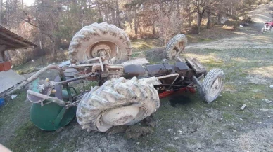Traktör devrildi: Kadın sürücü yaralandı