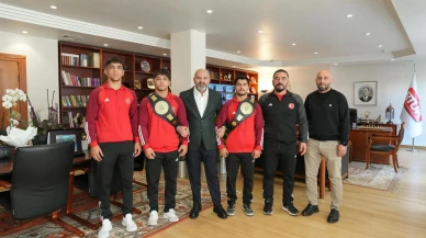 Dünya Şampiyonu Güreşçilerden RTÜK’e Ziyaret