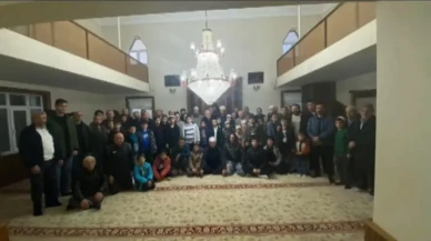 Baba-Oğul Namaz Buluşması Sürüyor