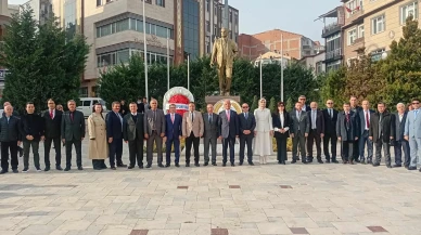 Öğretmenler ‘Başöğretmen’in Huzurunda