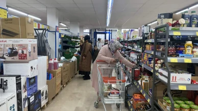 Merzifon'da marketlerde yılbaşı yoğunluğu başladı.