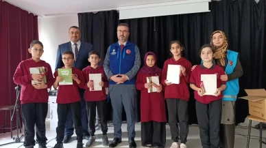 Amasya’da Öğrencilere Kur’an-ı Kerim Hediye Edildi