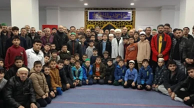 Suluova’da Baba-Oğul Camide Buluştu