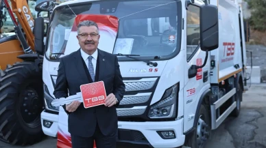 Merzifon Belediyesi’ne Yeni Çöp Kamyonu