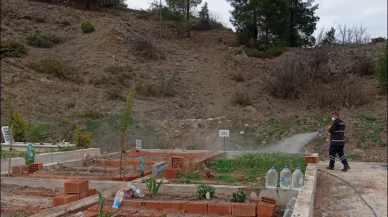 Amasya Mezarlıkları Bayrama Hazırlanıyor