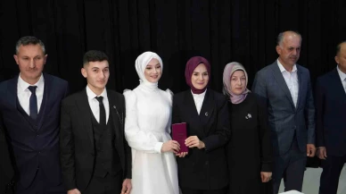 Bakan Göktaş, Evlilik Kredisi Sahiplerine Nikah Şahidliği Yaptı!
