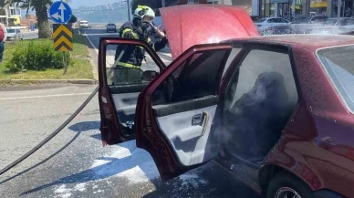 Araç yangını ekipleri harekete geçirdi