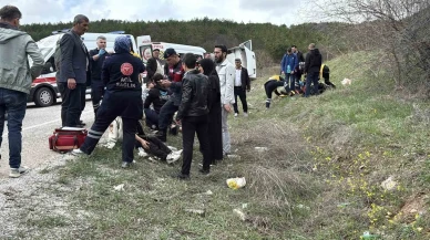 Tır ve yolcu servisi çarpıştı: 6 yaralı