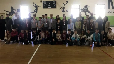 Merzifon’da Zeka Oyunlarıyla Büyüleyen Öğrenciler Ödüllerini Aldı