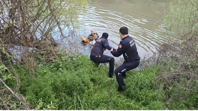 Yeşilırmak'a Atladı, Ekipler Son Anda Kurtardı!