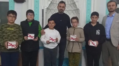 Dikilitaş Camii'nde Gençler İçin Anlamlı Buluşma: "Yatsı Namazı Gençlik Buluşması" Gerçekleştirildi