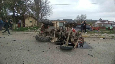 Traktör ile beton taşıyan tır çarpıştı: 2 yaralı
