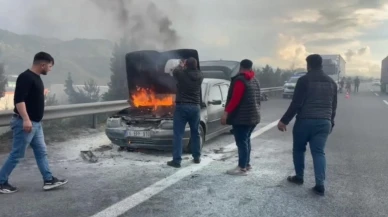 Otomobilde çıkan yangını vatandaşlar ve jandarma söndürdü