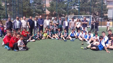 Gümüşhacıköy’de Final Nefes Kesti: Şampiyon Ülkü Ortaokulu!