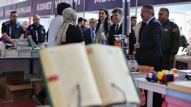 Vali Bakan, Kitap Fuarı’nı gezdi