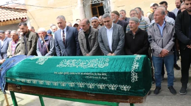 Şehit Annesi Özlem Akpınar Son Yolculuğuna Uğurlandı