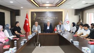 Rektör Turabi, Mezun Olduğu Lisenin Öğrencilerini Ağırladı: Tecrübelerini Paylaştı, İlham Verdi