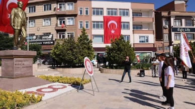 Merzifon’da Atatürk Anıtı’na 19 Mayıs Çelengi Sunuldu!