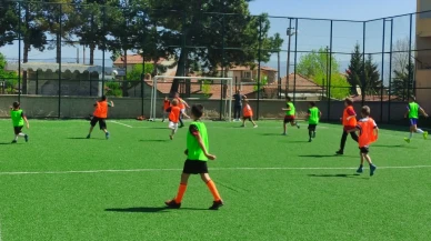 Gümüşhacıköy’de Spor Şöleni: Minik Kramponlar ve Filenin Sultanları Sahada!