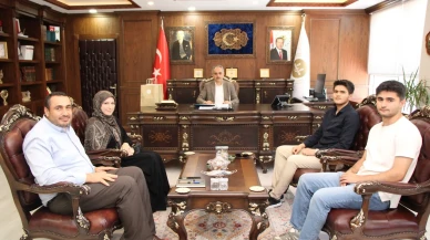 Umre Ödüllü Bilgi Yarışması’nda Dereceye Giren Öğrenciler Ödüllerini Aldı