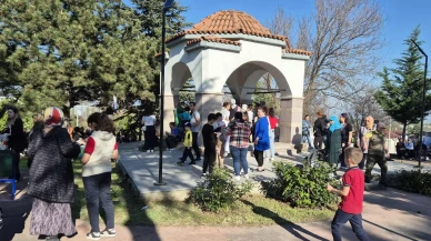 Merzifon'da Hıdırellez Geleneği: Kümbet Hatun Türbesi Ziyaretçi Akınına Uğradı
